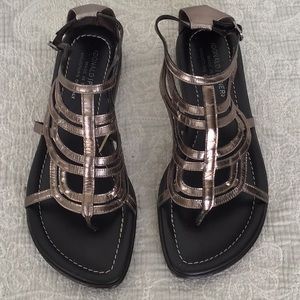 Donald J Pliner sandals